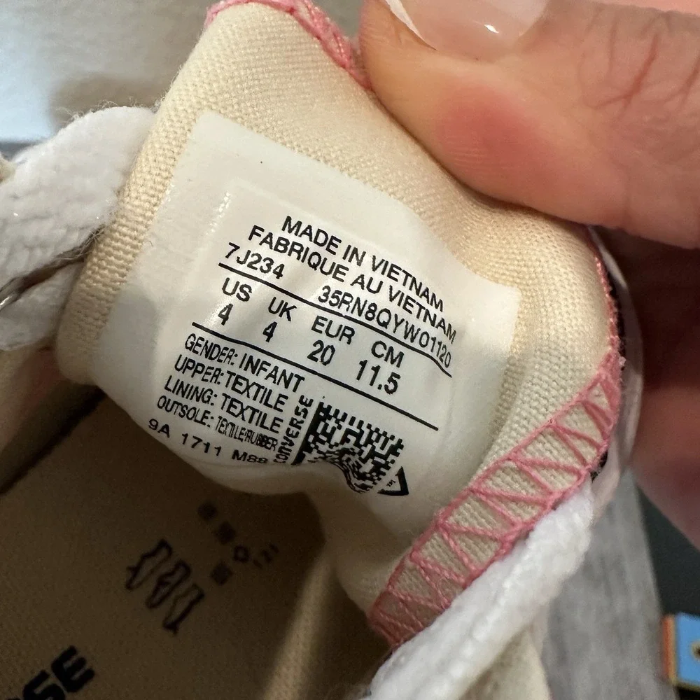 Converse good preowned